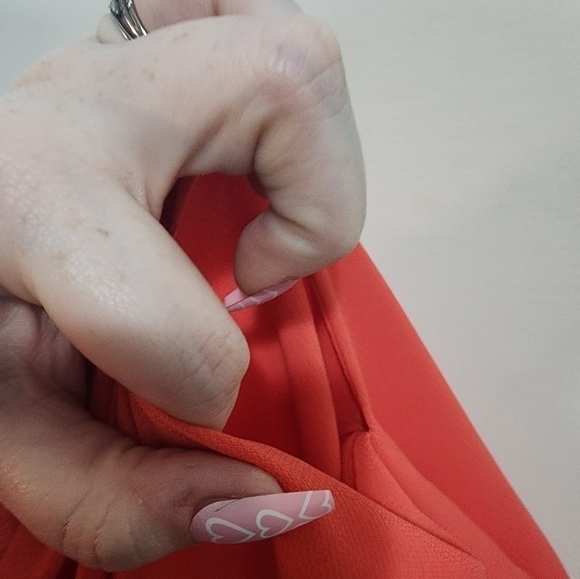 NWT Adelyn Rae Red Wilma Crepe Roll Tab Sleeve Lightweight Women Small Romper - Picture 13 of 15